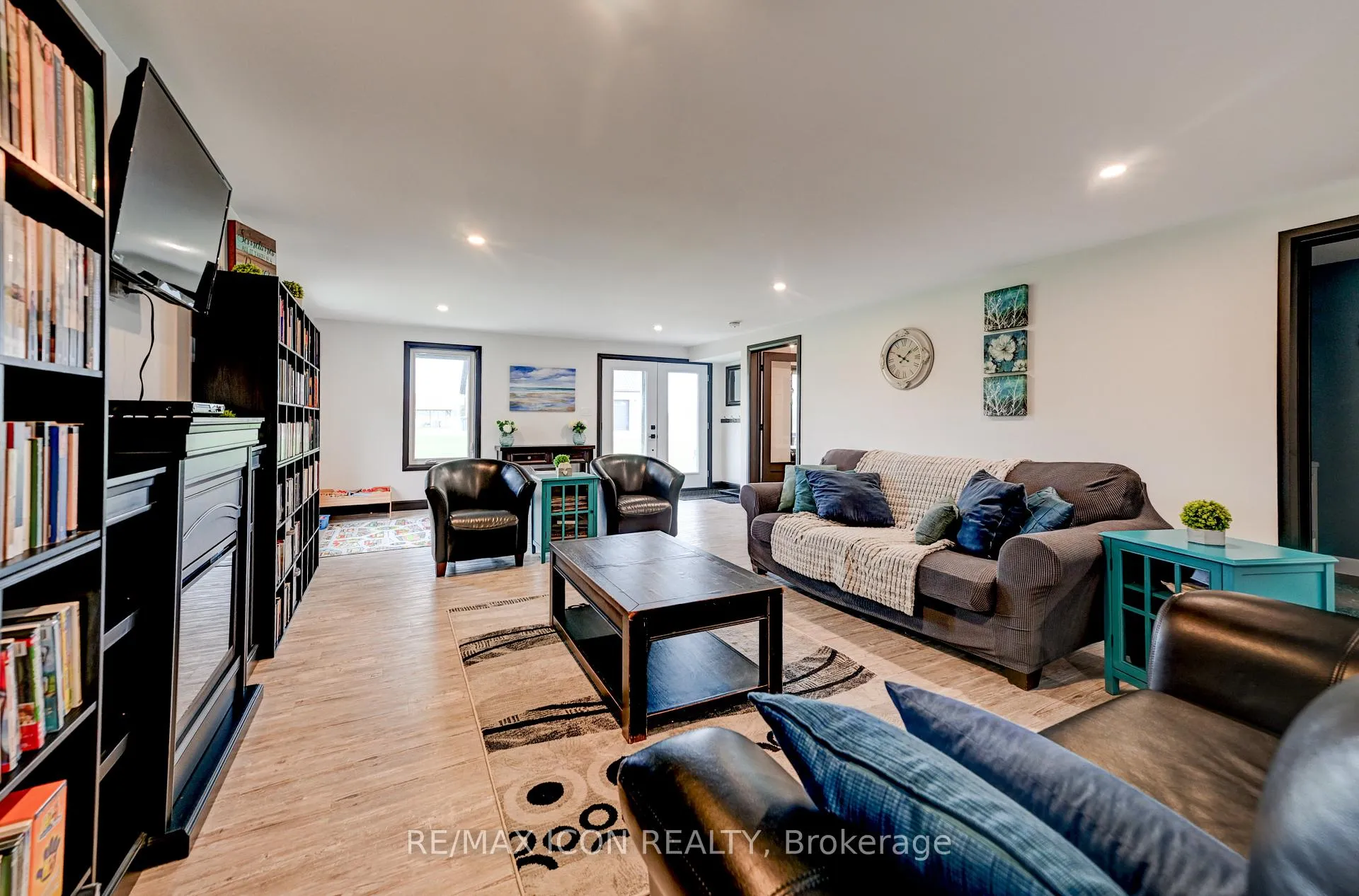 Photo 38 of 224242 Southgate 2 Road, Southgate — HOMEH