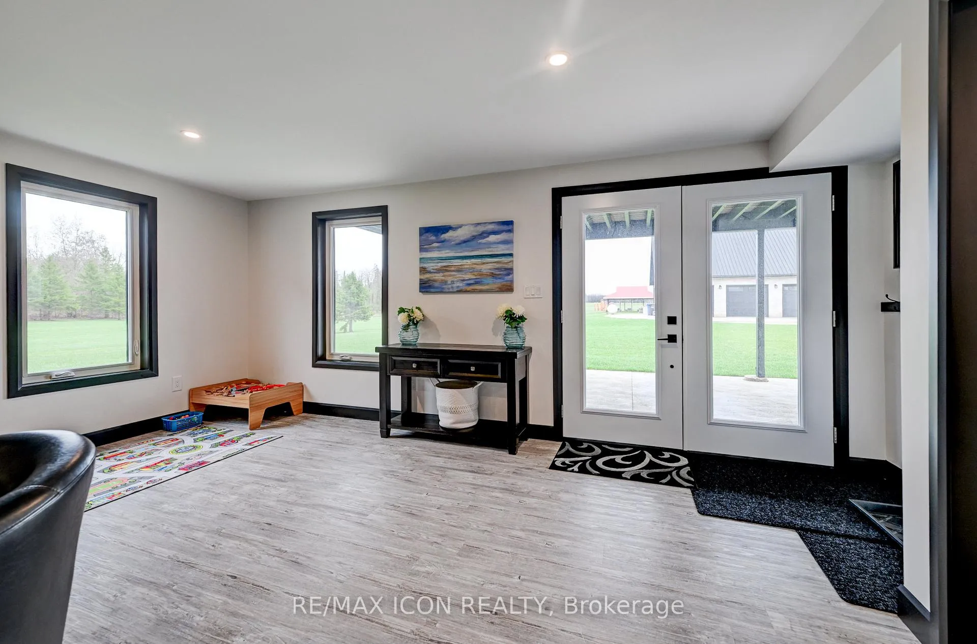 Photo 41 of 224242 Southgate 2 Road, Southgate — HOMEH