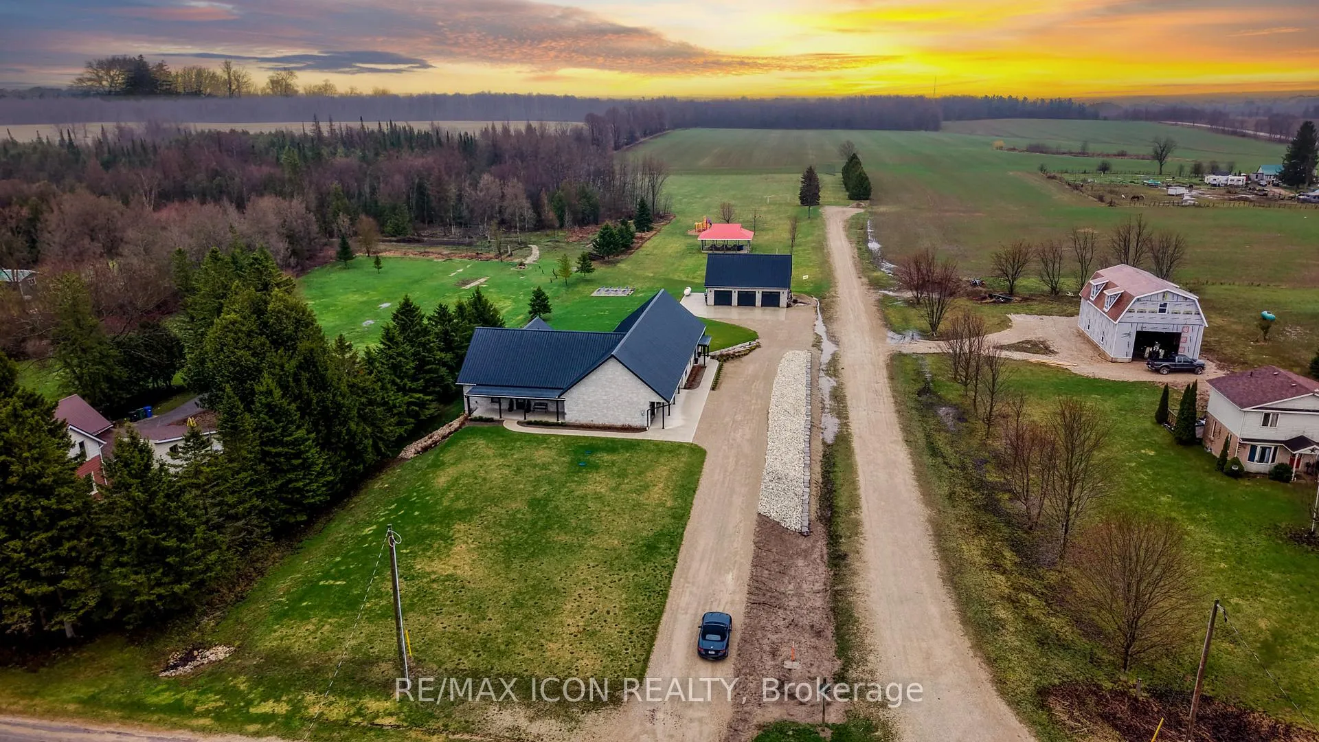 Photo 46 of 224242 Southgate 2 Road, Southgate — HOMEH