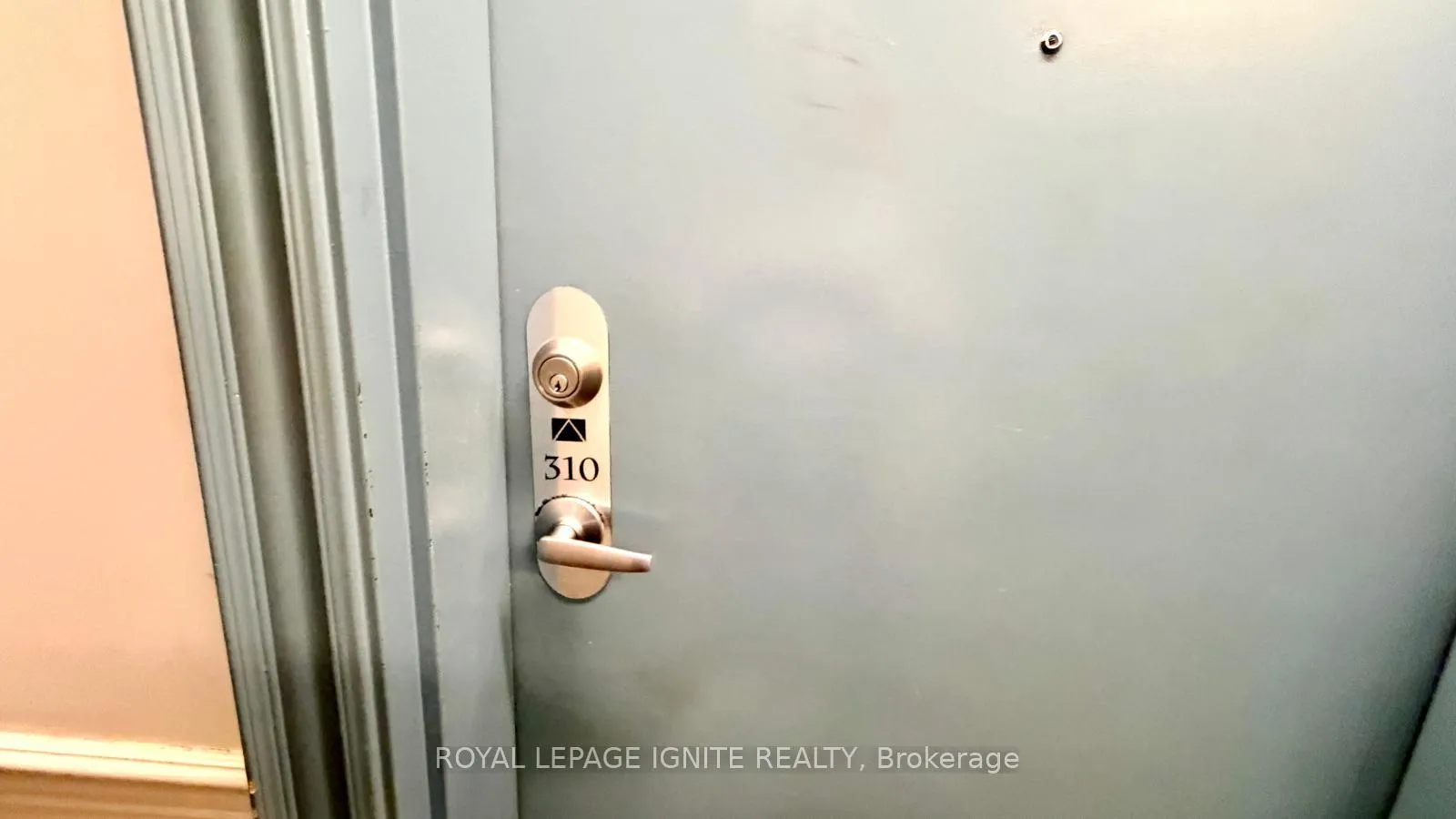 Photo 2 of Unit 310, 128 Aspen Springs Drive, Clarington, Bowmanville — HOMEH