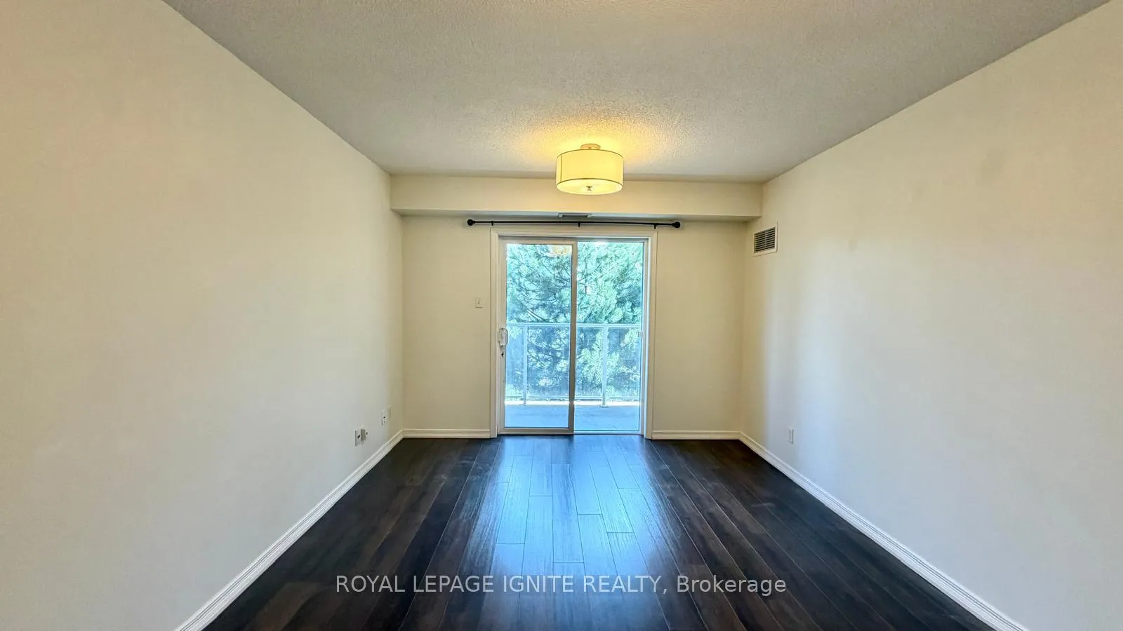 Photo 7 of Unit 310, 128 Aspen Springs Drive, Clarington, Bowmanville — HOMEH