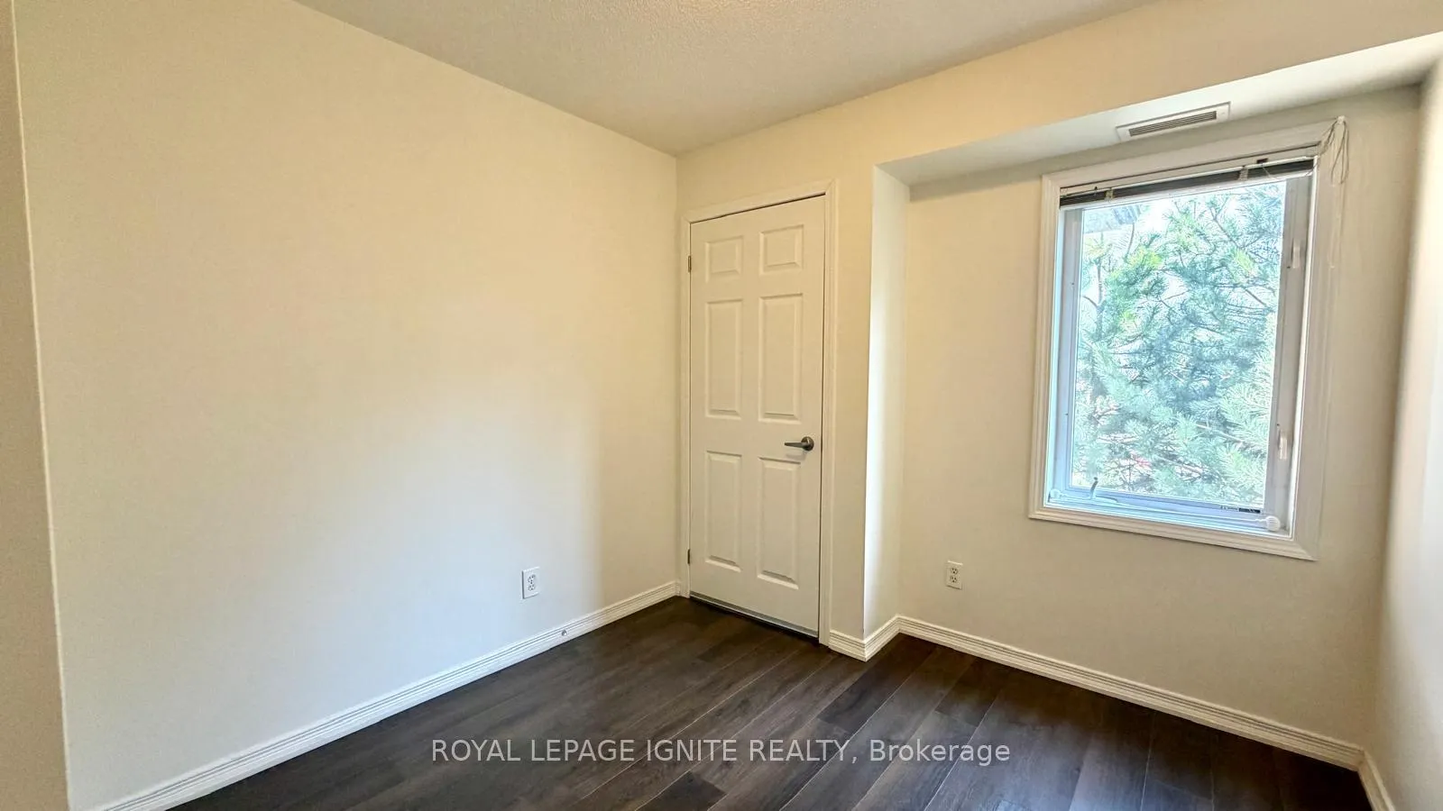 Photo 11 of Unit 310, 128 Aspen Springs Drive, Clarington, Bowmanville — HOMEH