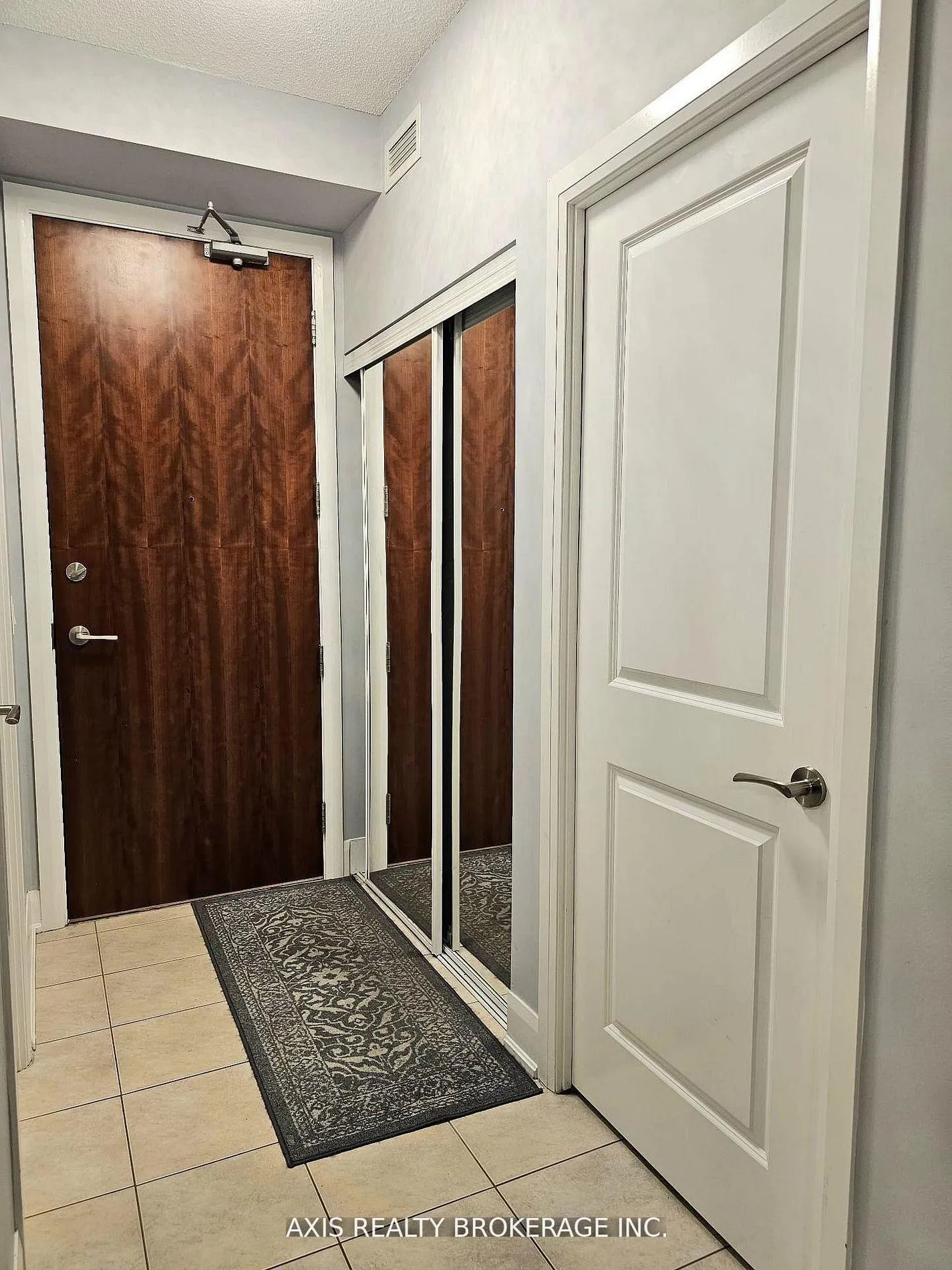 Photo 2 of Unit 321, 4700 Highway 7, Vaughan, East Woodbridge — HOMEH