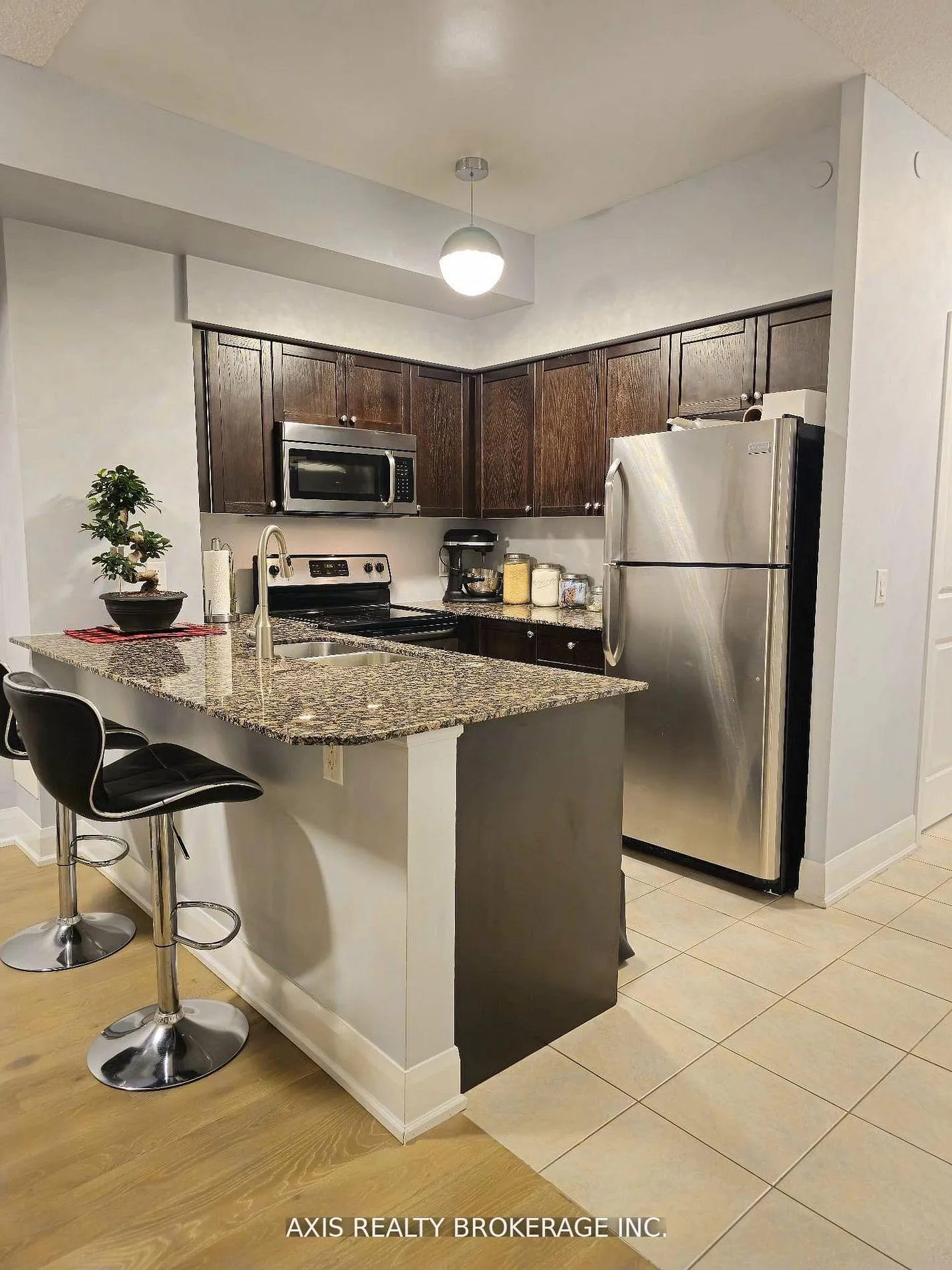 Photo 6 of Unit 321, 4700 Highway 7, Vaughan, East Woodbridge — HOMEH