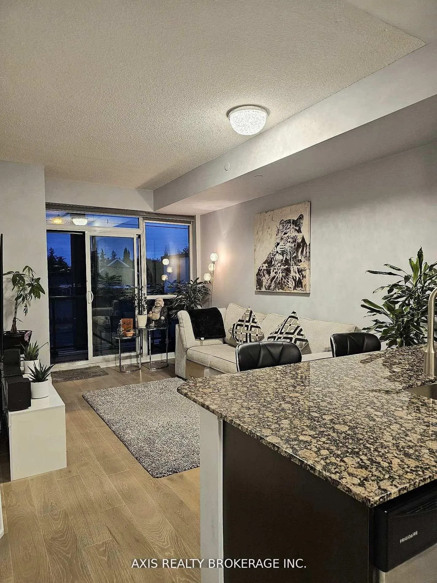 Photo 8 of Unit 321, 4700 Highway 7, Vaughan, East Woodbridge — HOMEH