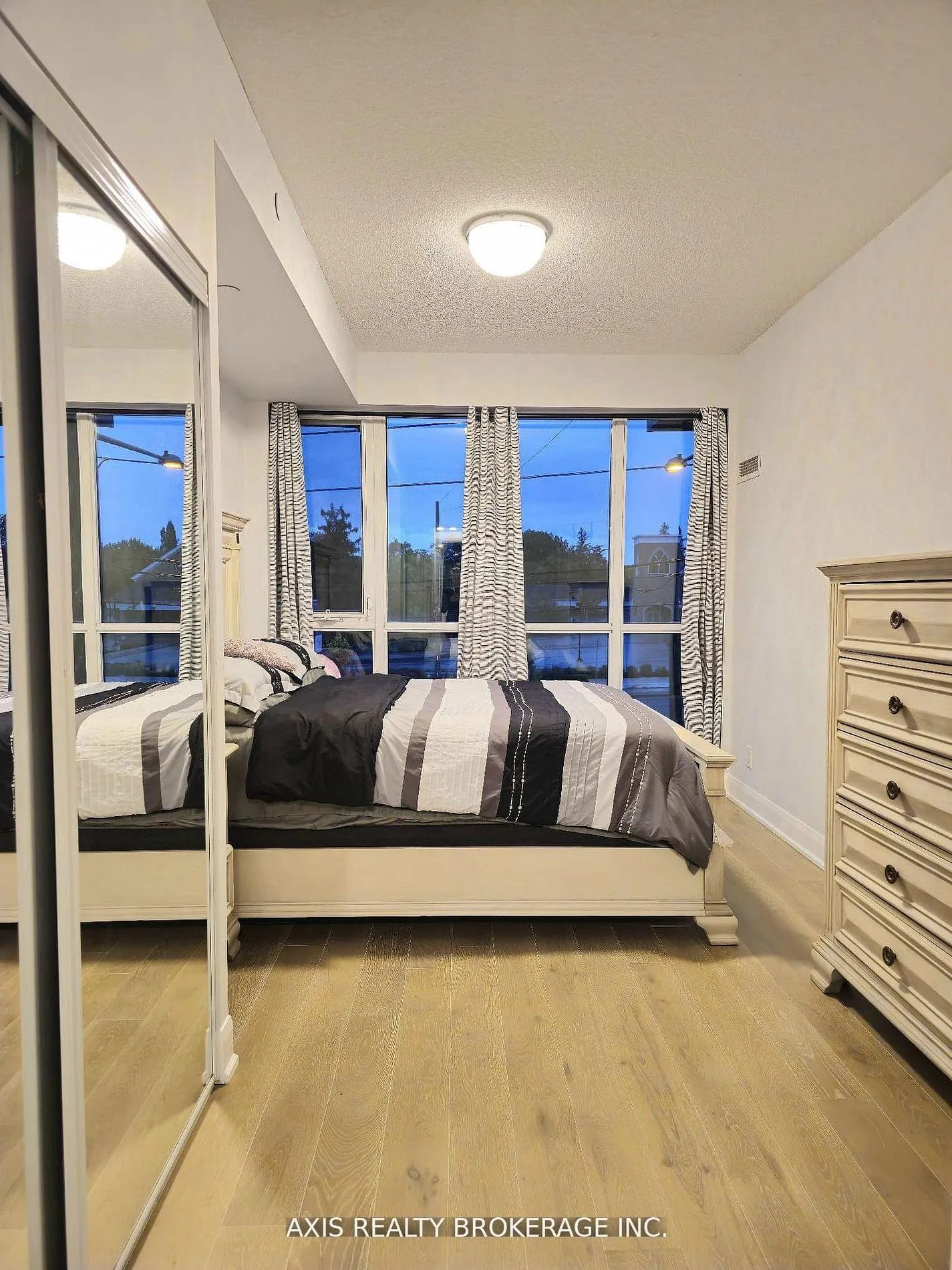 Photo 10 of Unit 321, 4700 Highway 7, Vaughan, East Woodbridge — HOMEH