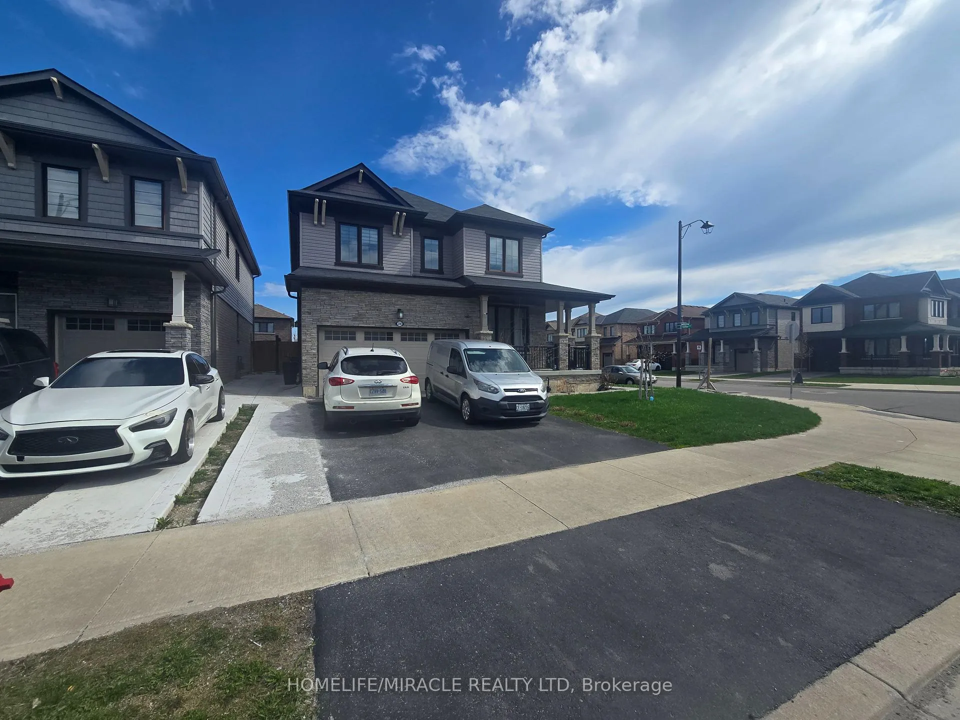 Photo 5 of 200 Bedrock Drive, Hamilton, Stoney Creek Mountain — HOMEH