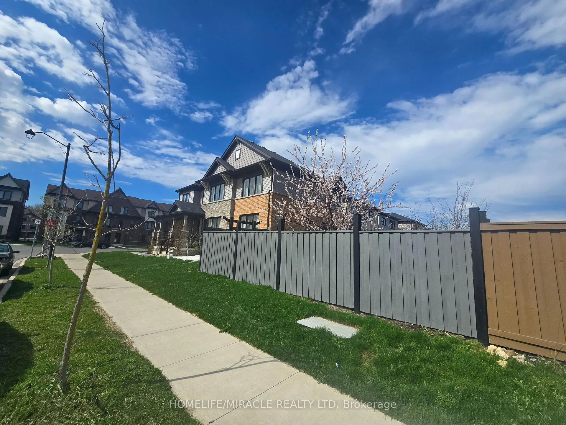Photo 8 of 200 Bedrock Drive, Hamilton, Stoney Creek Mountain — HOMEH