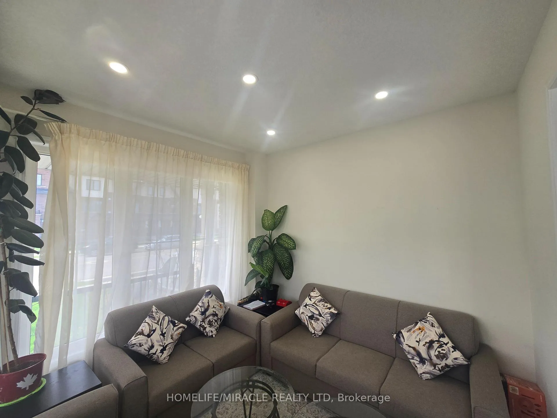 Photo 11 of 200 Bedrock Drive, Hamilton, Stoney Creek Mountain — HOMEH