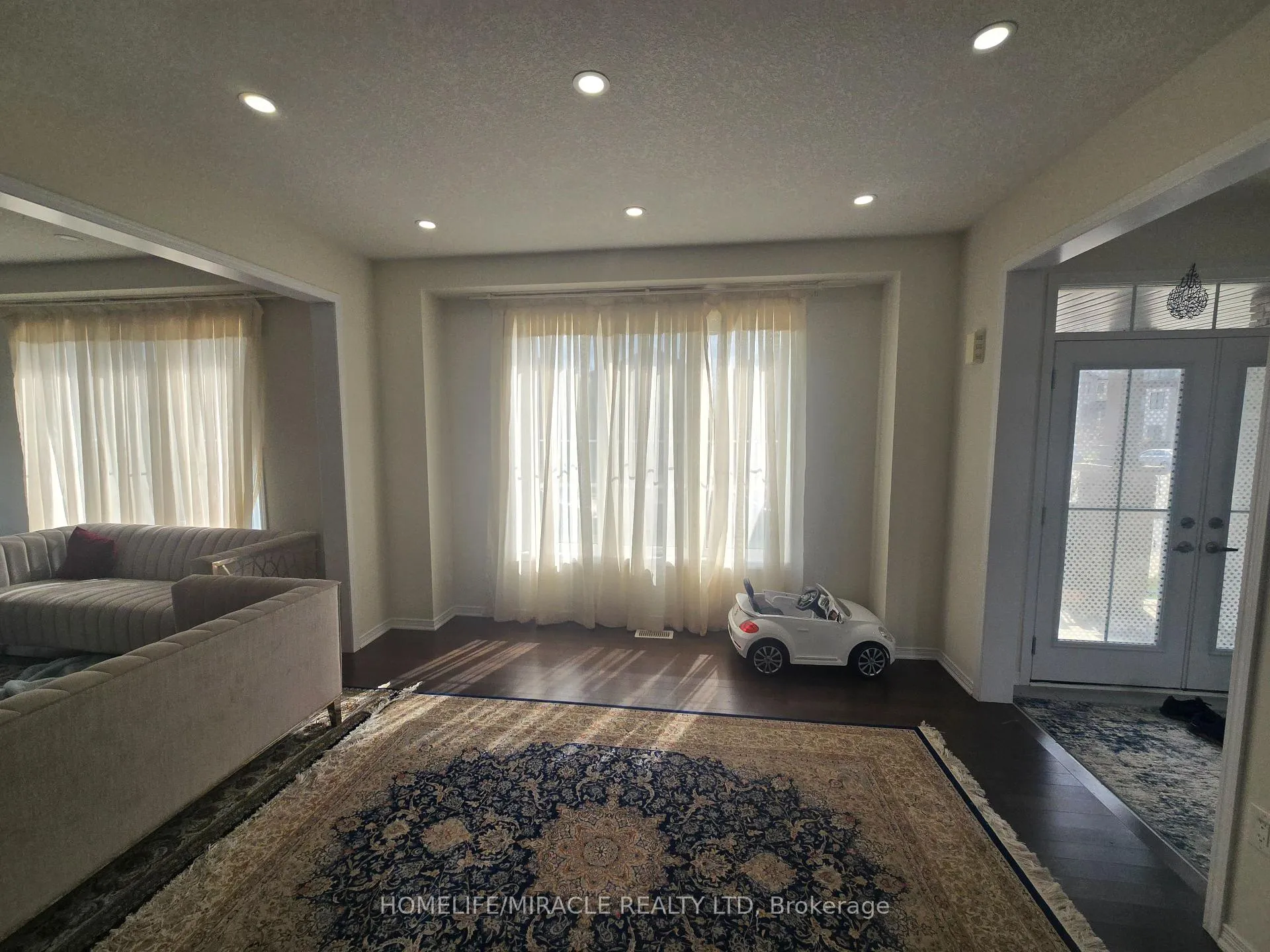 Photo 12 of 200 Bedrock Drive, Hamilton, Stoney Creek Mountain — HOMEH