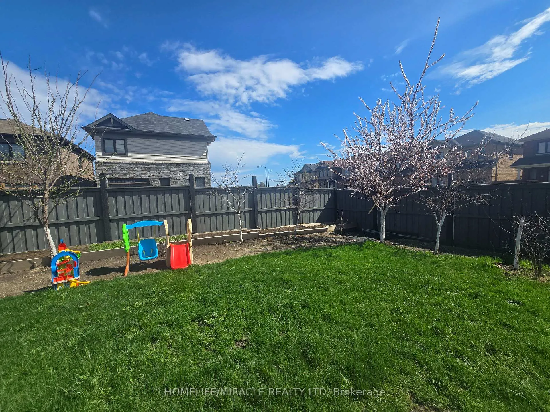 Photo 35 of 200 Bedrock Drive, Hamilton, Stoney Creek Mountain — HOMEH
