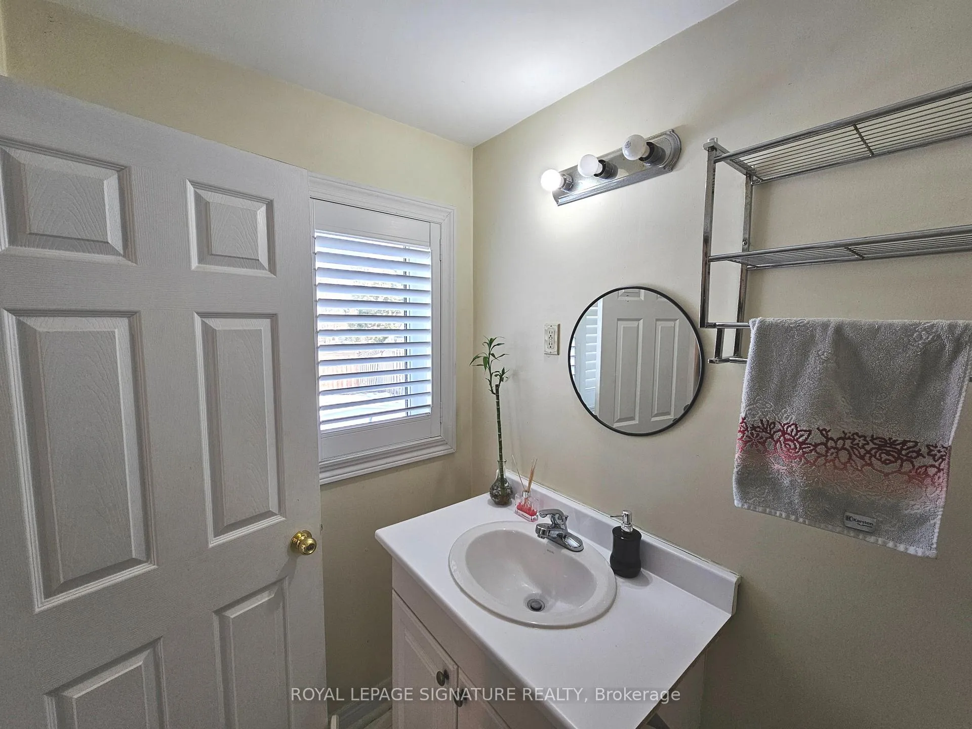 Photo 8 of Unit Lower  Level, 20 Colleen Street, Vaughan, Crestwood-Springfarm-Yorkhill — HOMEH