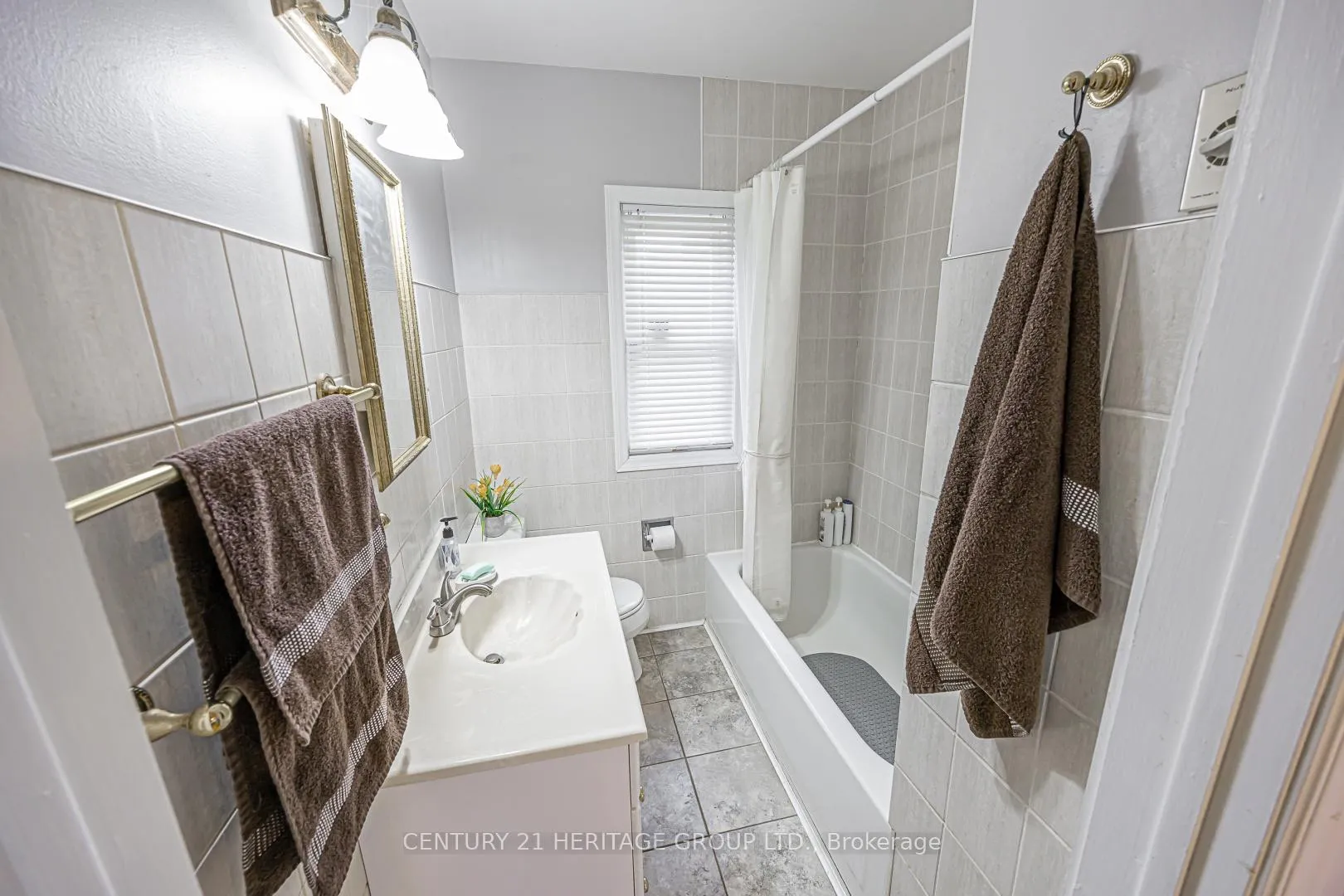 Photo 30 of 1059 Gorham Street, Newmarket, Gorham-College Manor — HOMEH