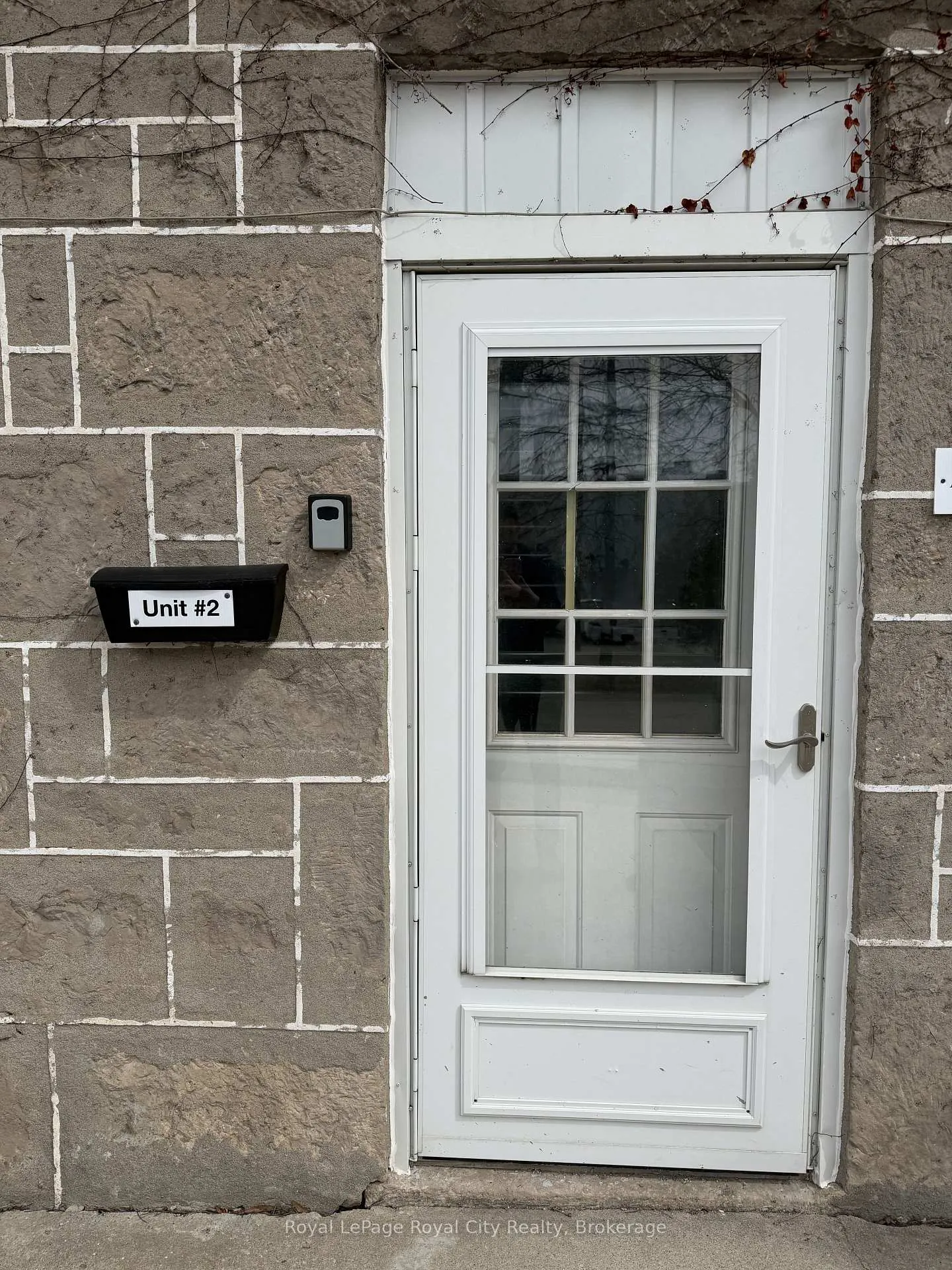 Photo 2 of Unit 2, 245 Speedvale Avenue W, Guelph, Junction/Onward Willow — HOMEH