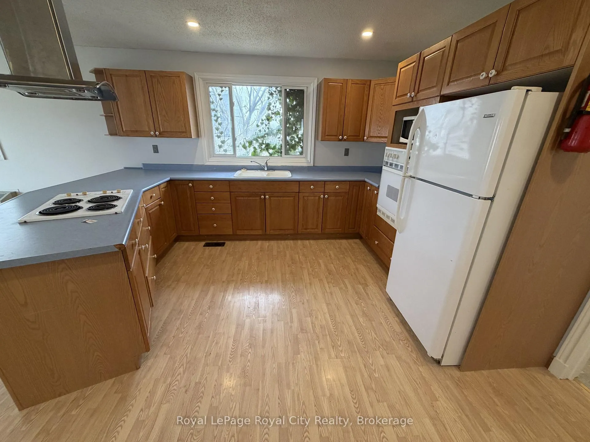Photo 4 of Unit 2, 245 Speedvale Avenue W, Guelph, Junction/Onward Willow — HOMEH
