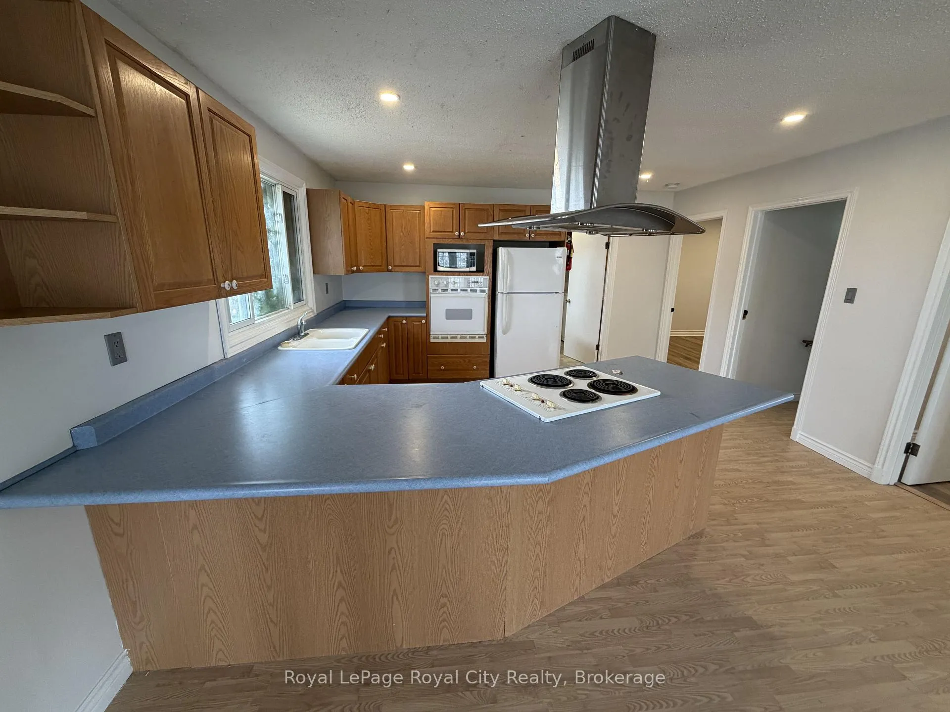 Photo 5 of Unit 2, 245 Speedvale Avenue W, Guelph, Junction/Onward Willow — HOMEH