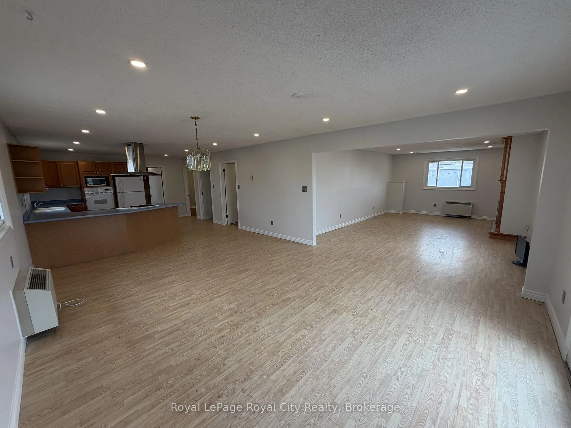 Photo 10 of Unit 2, 245 Speedvale Avenue W, Guelph, Junction/Onward Willow — HOMEH