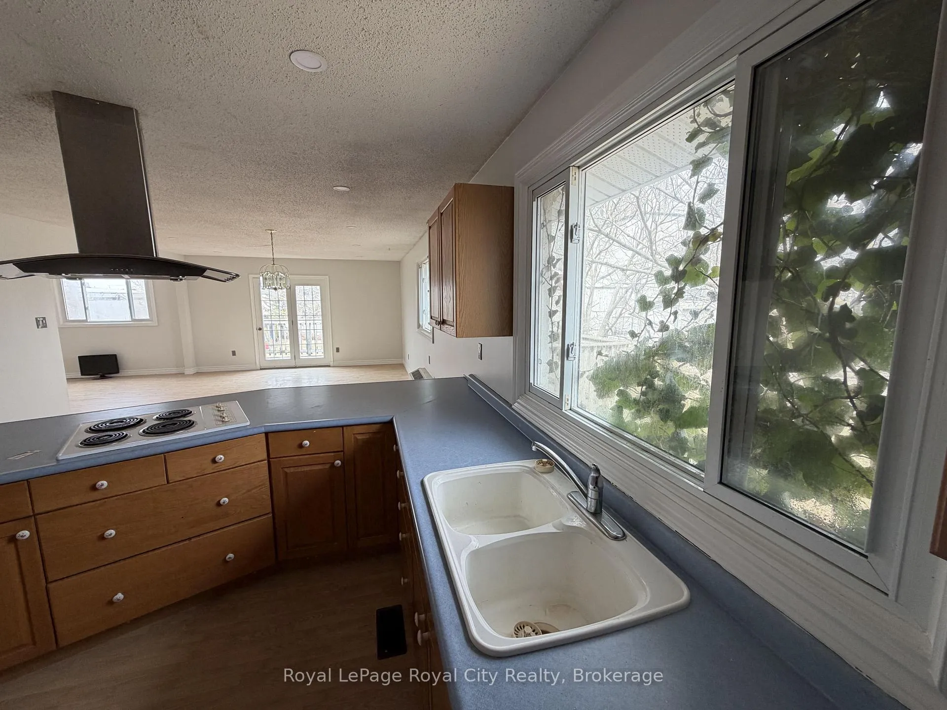 Photo 18 of Unit 2, 245 Speedvale Avenue W, Guelph, Junction/Onward Willow — HOMEH