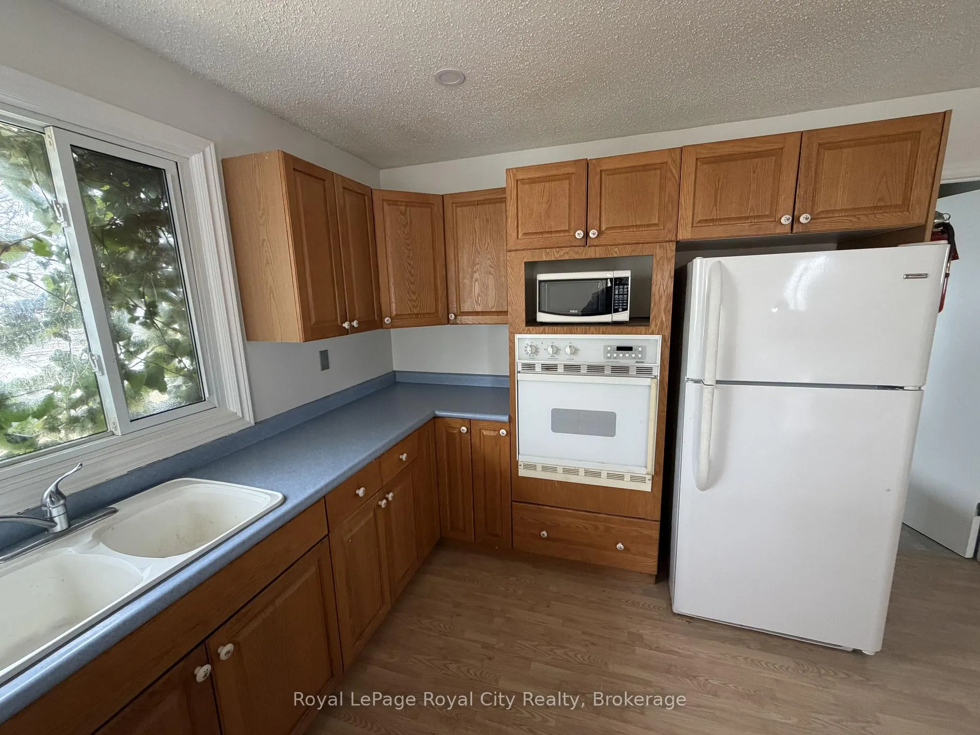 Photo 19 of Unit 2, 245 Speedvale Avenue W, Guelph, Junction/Onward Willow — HOMEH