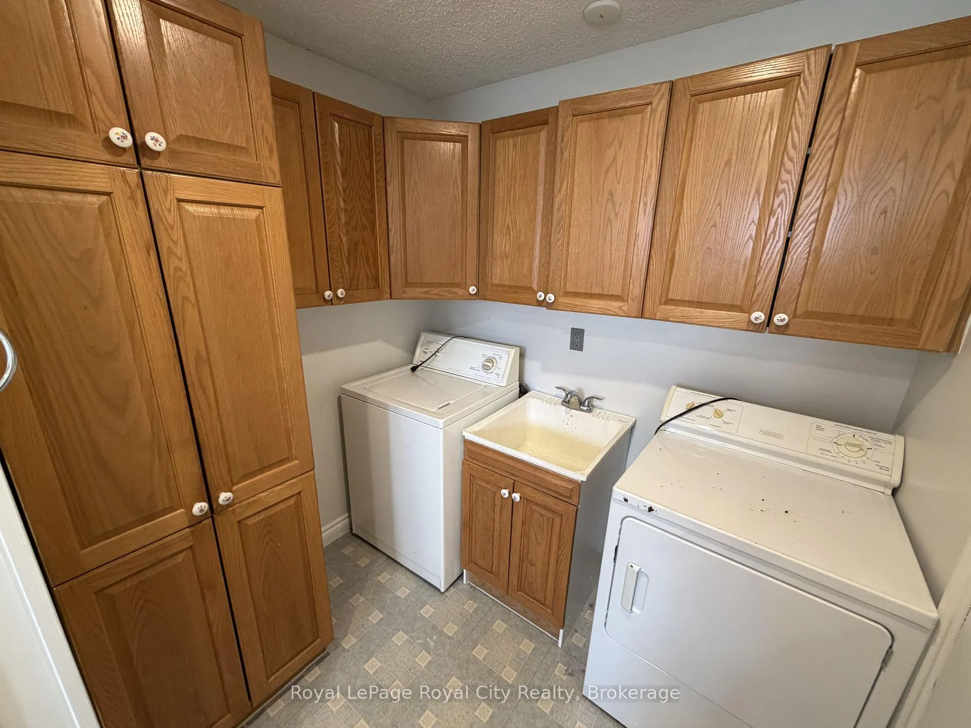 Photo 22 of Unit 2, 245 Speedvale Avenue W, Guelph, Junction/Onward Willow — HOMEH