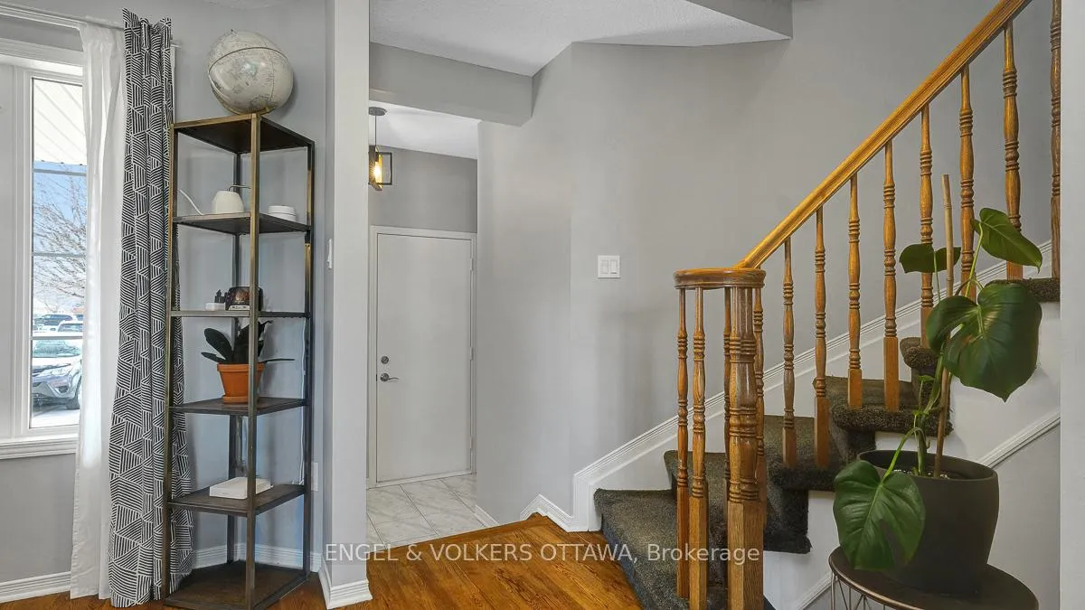 Photo 3 of 19 Mullcraft Crescent, Ottawa, Barrhaven - Longfields — HOMEH