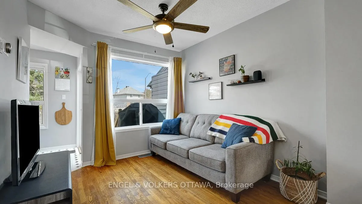 Photo 4 of 19 Mullcraft Crescent, Ottawa, Barrhaven - Longfields — HOMEH