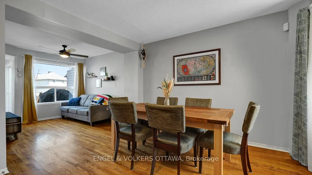 Photo 9 of 19 Mullcraft Crescent, Ottawa, Barrhaven - Longfields — HOMEH