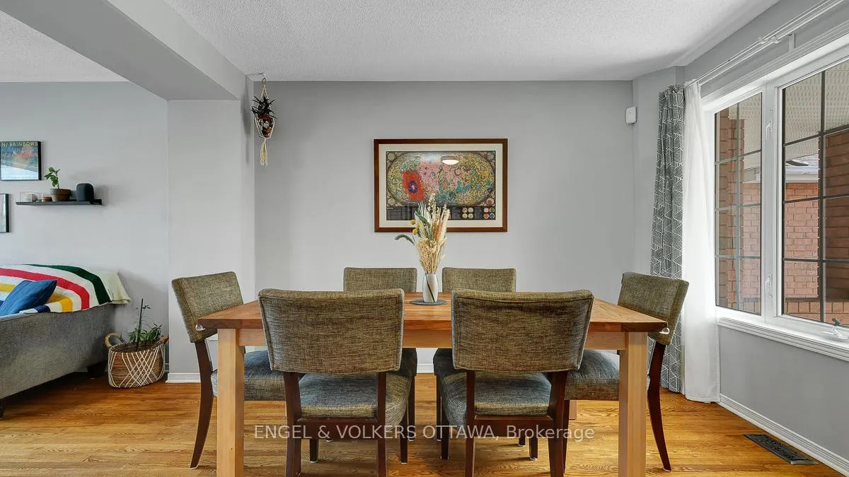 Photo 11 of 19 Mullcraft Crescent, Ottawa, Barrhaven - Longfields — HOMEH