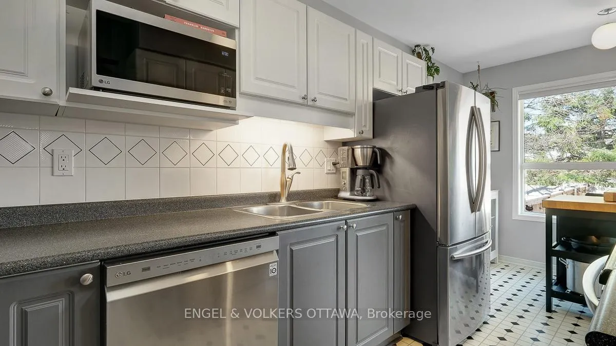 Photo 12 of 19 Mullcraft Crescent, Ottawa, Barrhaven - Longfields — HOMEH