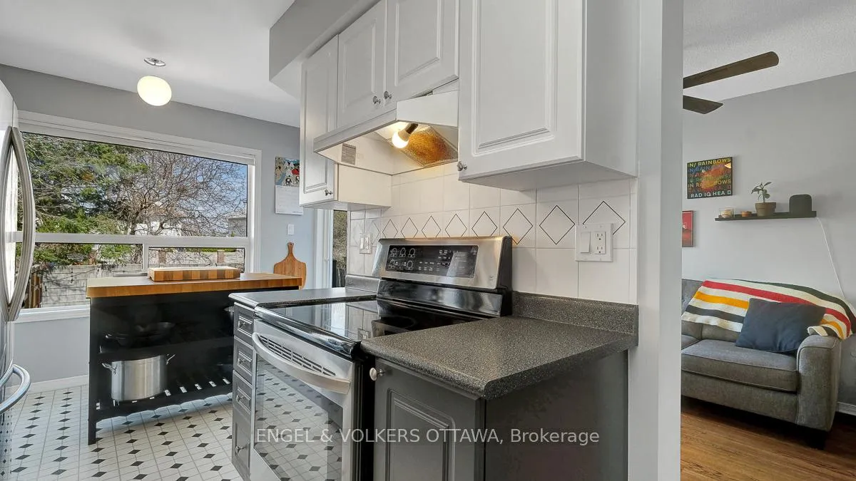 Photo 13 of 19 Mullcraft Crescent, Ottawa, Barrhaven - Longfields — HOMEH