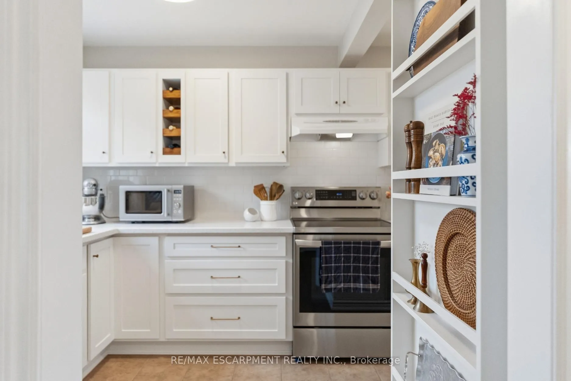 Photo 1 of Unit 121, 201 Queen Victoria Drive, Hamilton, Quinndale — HOMEH