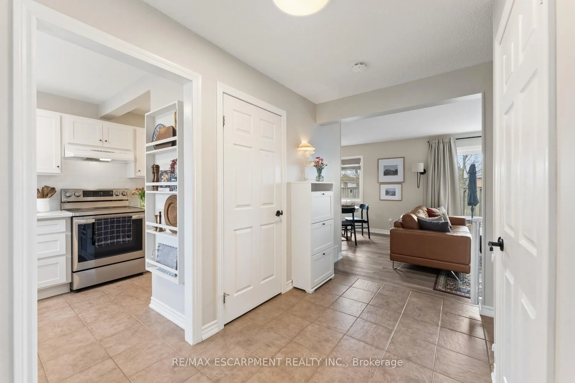 Photo 5 of Unit 121, 201 Queen Victoria Drive, Hamilton, Quinndale — HOMEH