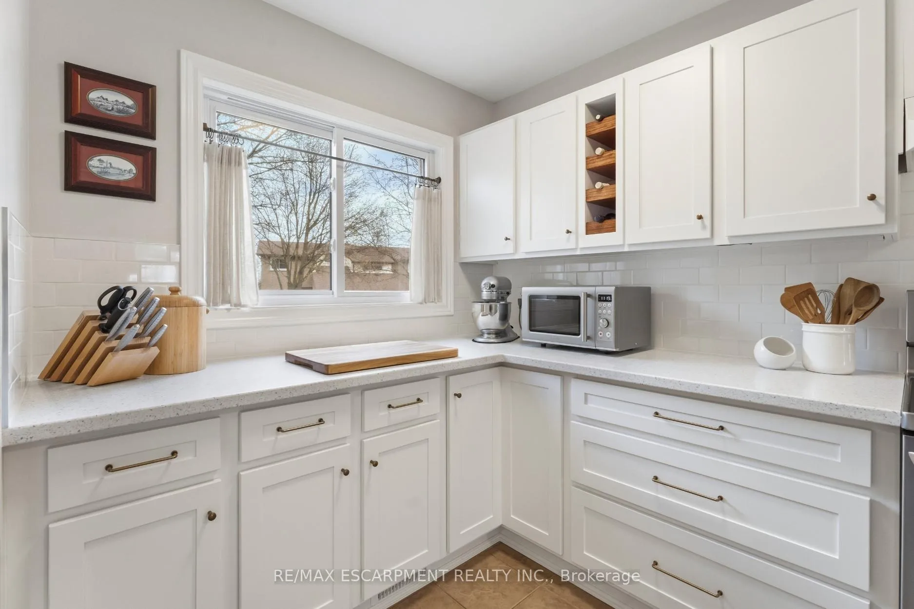 Photo 6 of Unit 121, 201 Queen Victoria Drive, Hamilton, Quinndale — HOMEH