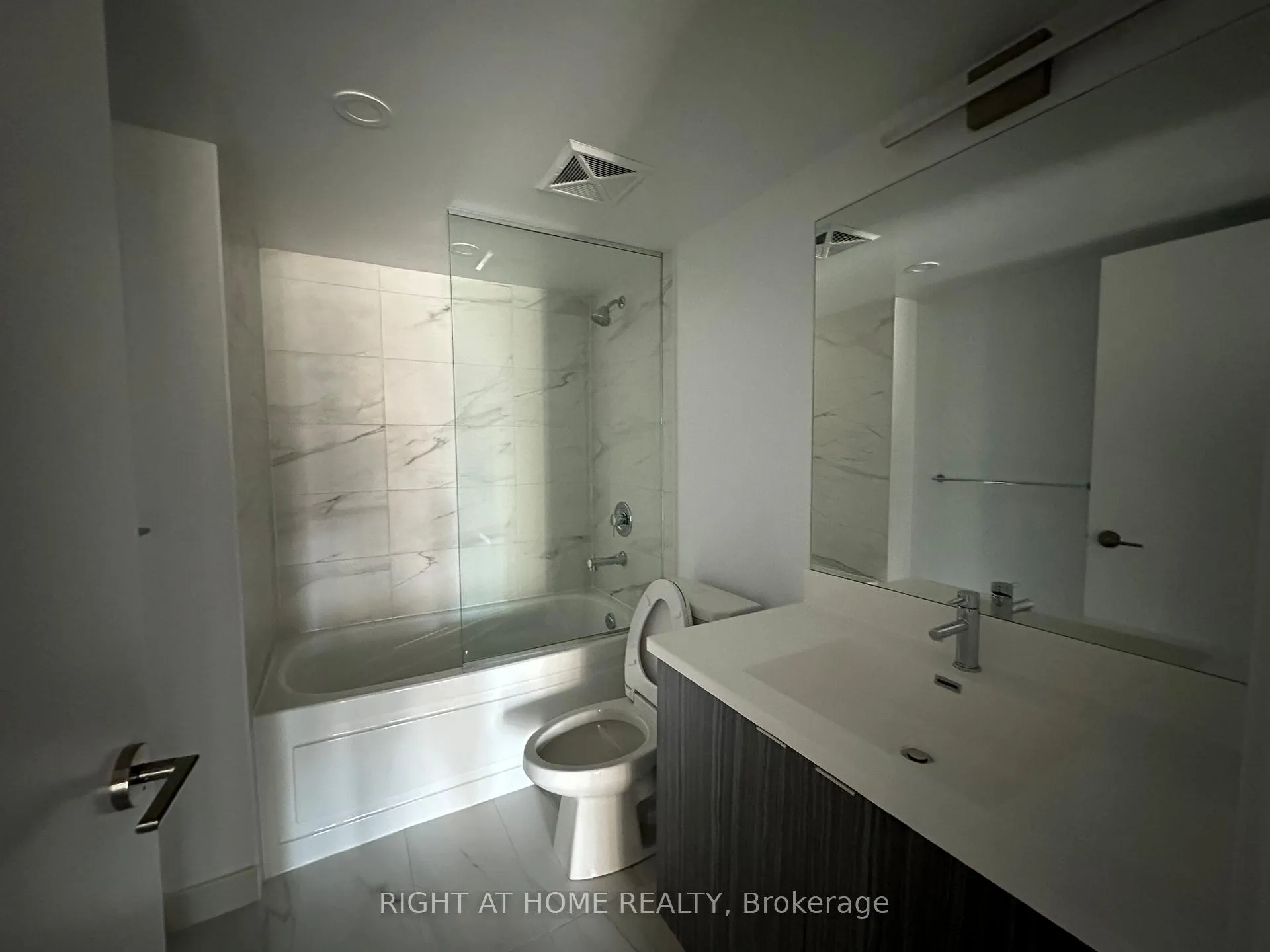 Photo 5 of Unit 2210, 219 Dundas Street E, Toronto, Church-Yonge Corridor — HOMEH
