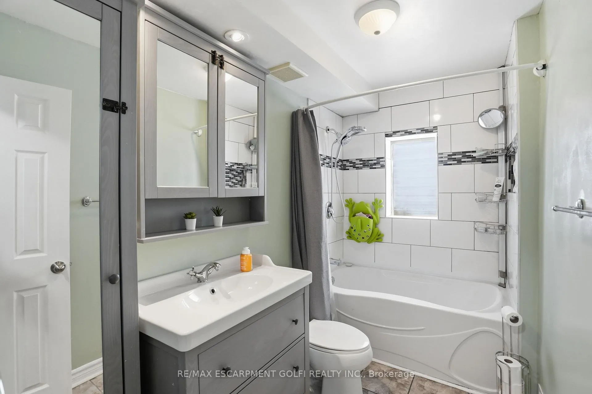 Photo 15 of 172 Stinson Street, Hamilton, Stinson — HOMEH