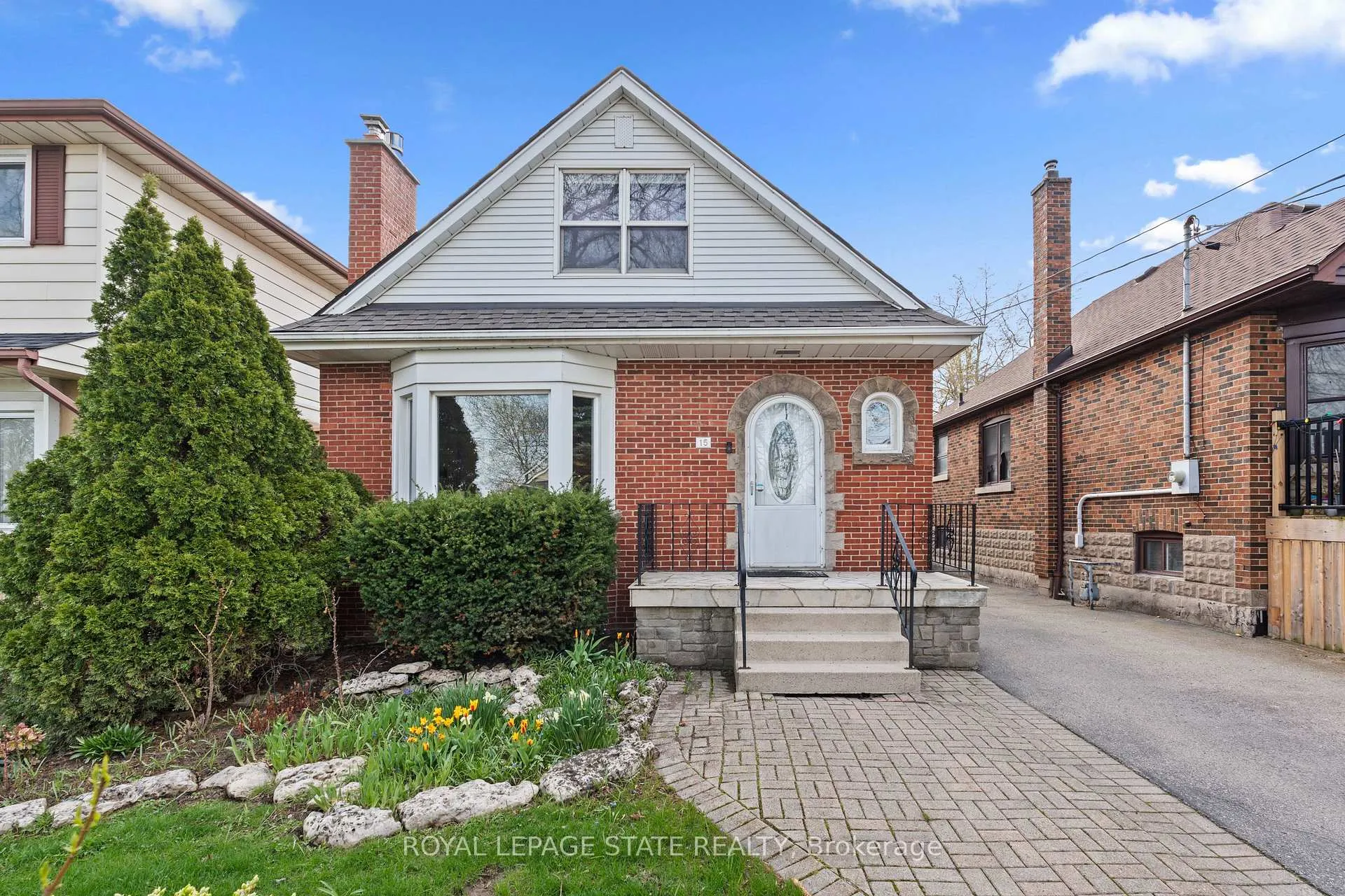 Photo 3 of 15 Millen Avenue, Hamilton, Centremount — HOMEH