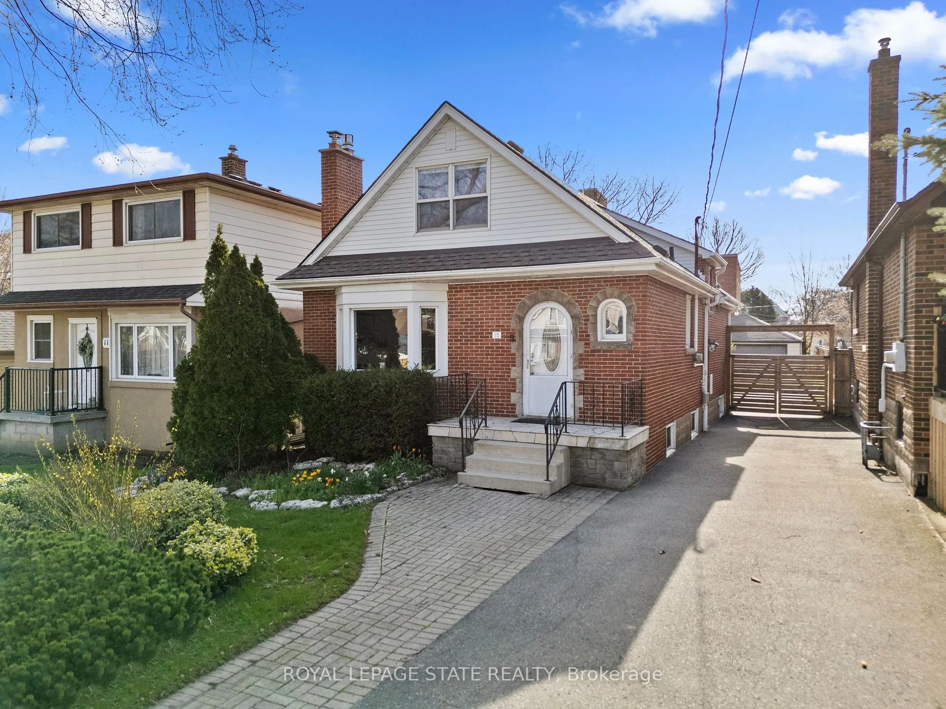 Photo 5 of 15 Millen Avenue, Hamilton, Centremount — HOMEH