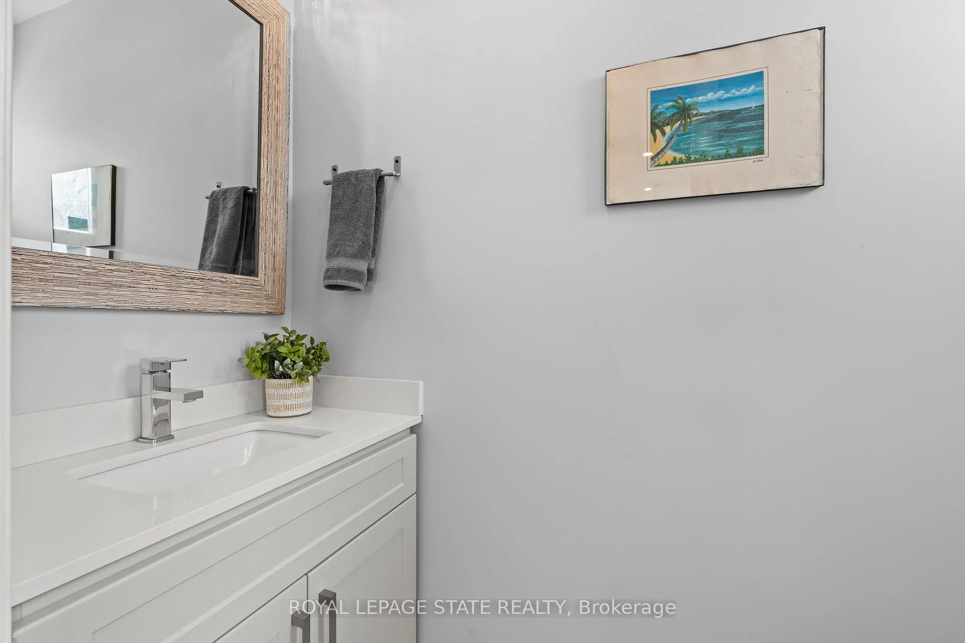 Photo 8 of 15 Millen Avenue, Hamilton, Centremount — HOMEH