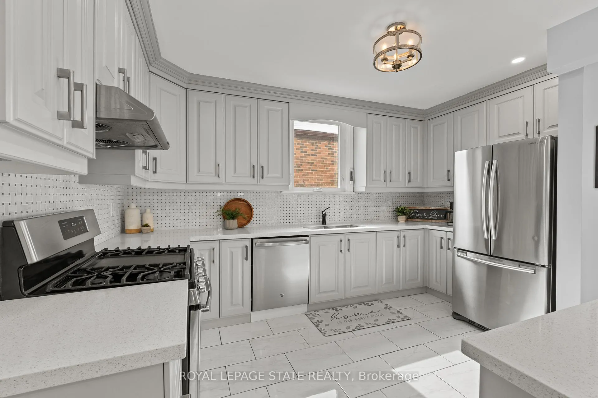 Photo 16 of 15 Millen Avenue, Hamilton, Centremount — HOMEH