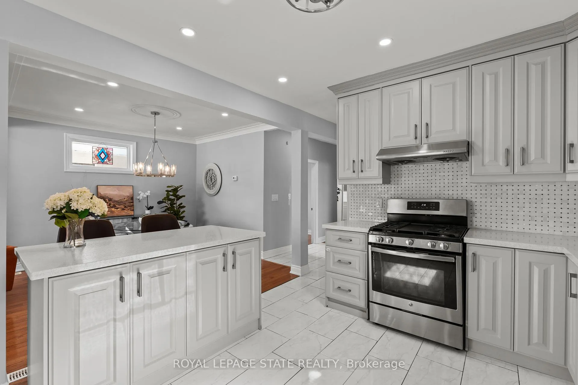 Photo 18 of 15 Millen Avenue, Hamilton, Centremount — HOMEH