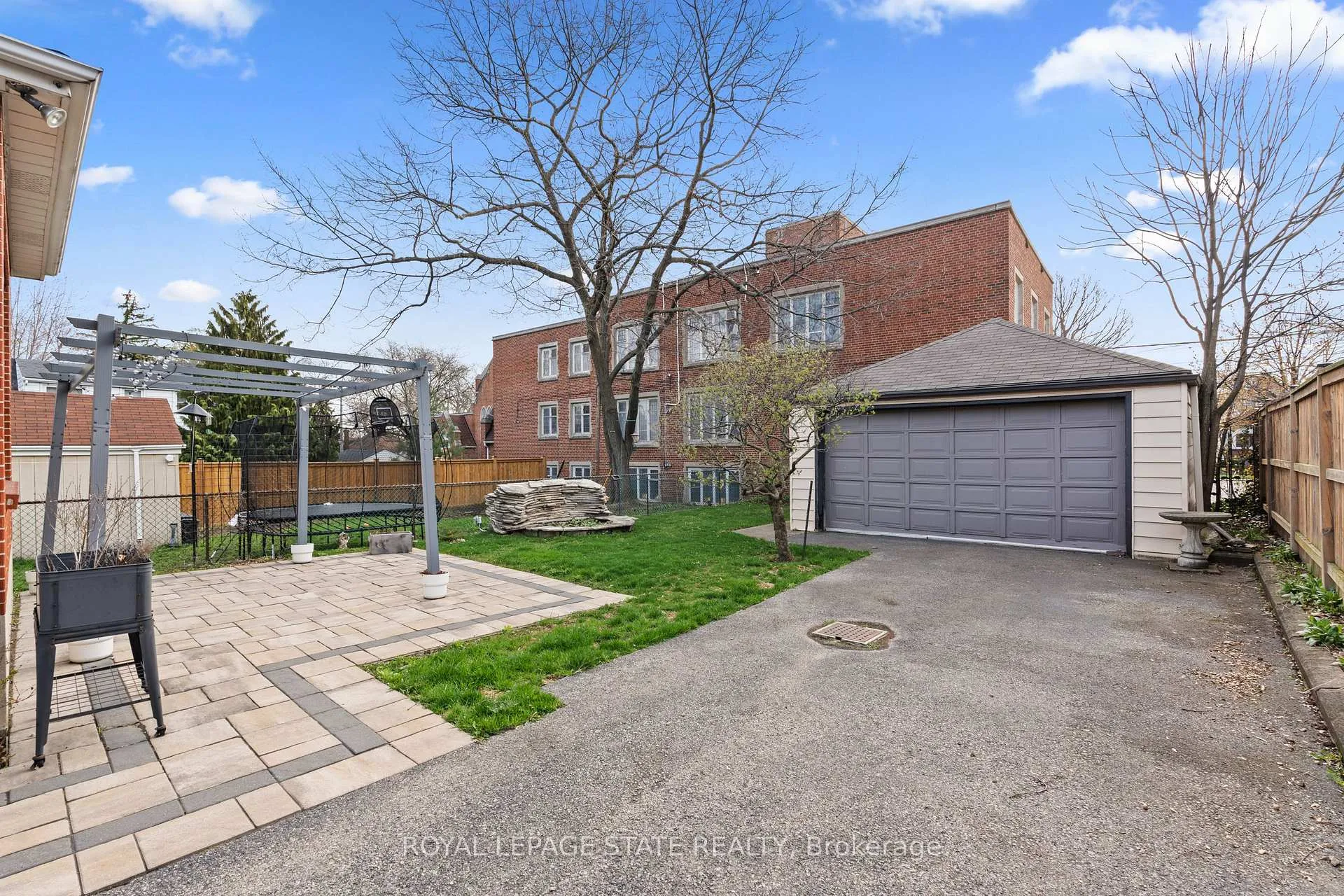 Photo 45 of 15 Millen Avenue, Hamilton, Centremount — HOMEH