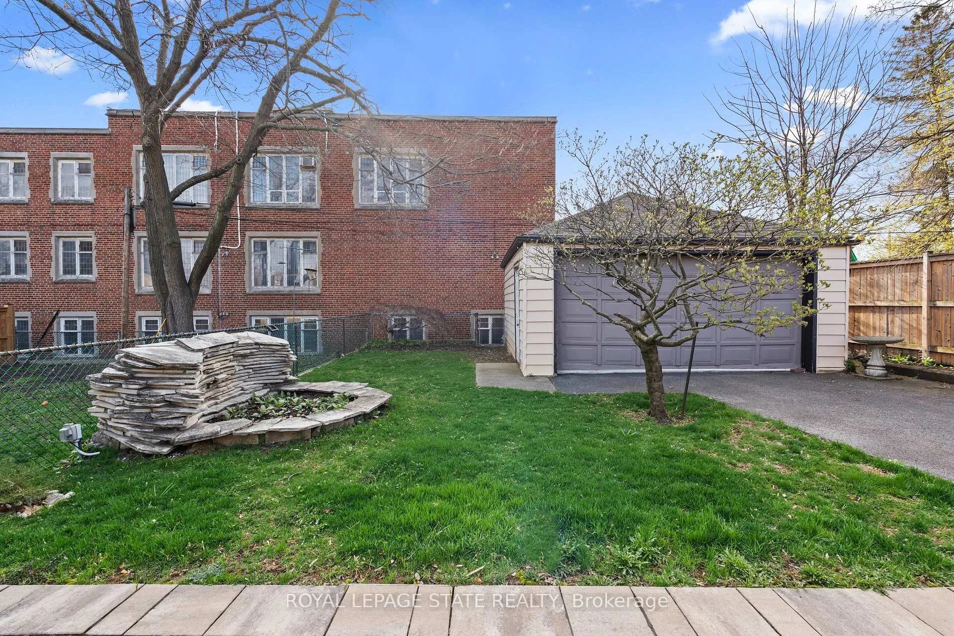 Photo 46 of 15 Millen Avenue, Hamilton, Centremount — HOMEH