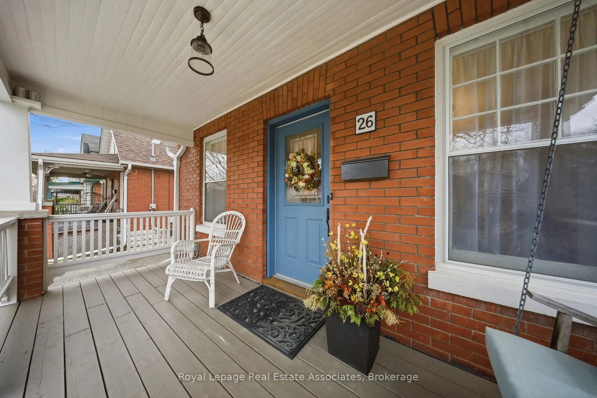 Photo 4 of 26 Arlington Avenue, Oshawa, O'Neill — HOMEH
