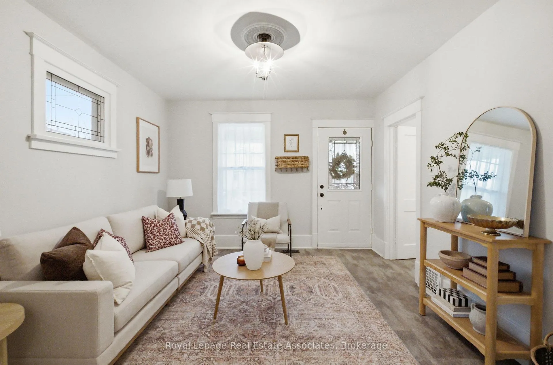 Photo 5 of 26 Arlington Avenue, Oshawa, O'Neill — HOMEH