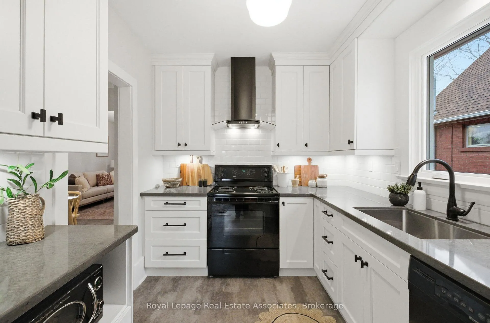 Photo 10 of 26 Arlington Avenue, Oshawa, O'Neill — HOMEH