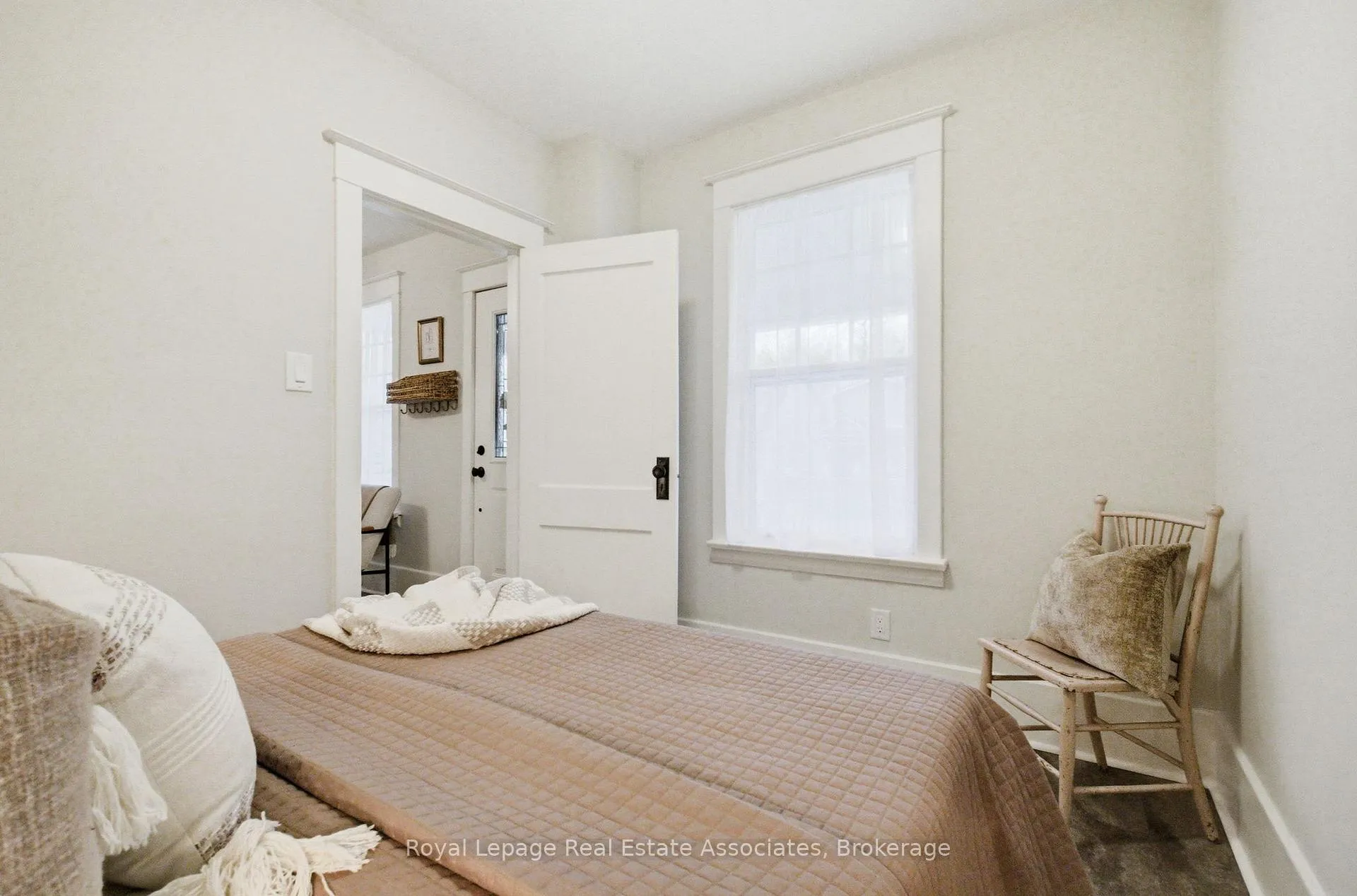 Photo 18 of 26 Arlington Avenue, Oshawa, O'Neill — HOMEH