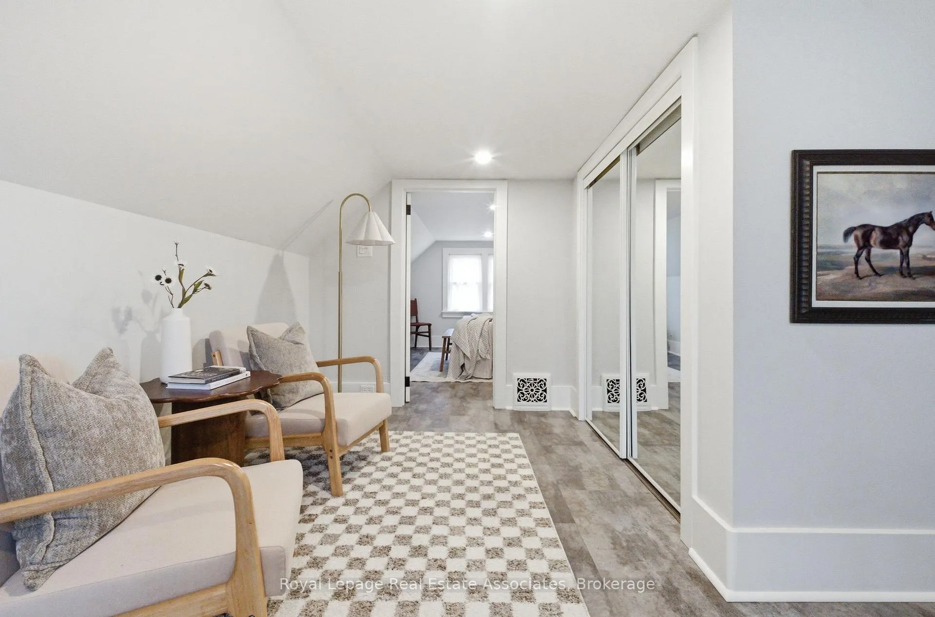 Photo 22 of 26 Arlington Avenue, Oshawa, O'Neill — HOMEH