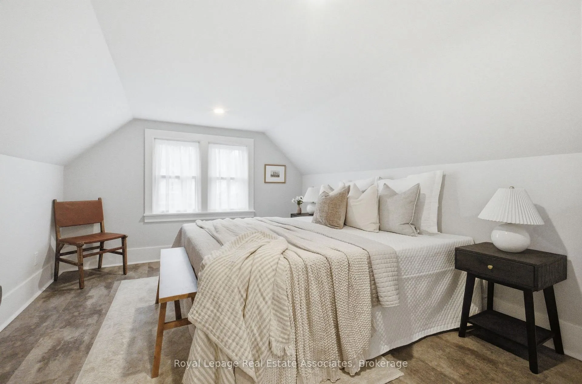 Photo 23 of 26 Arlington Avenue, Oshawa, O'Neill — HOMEH