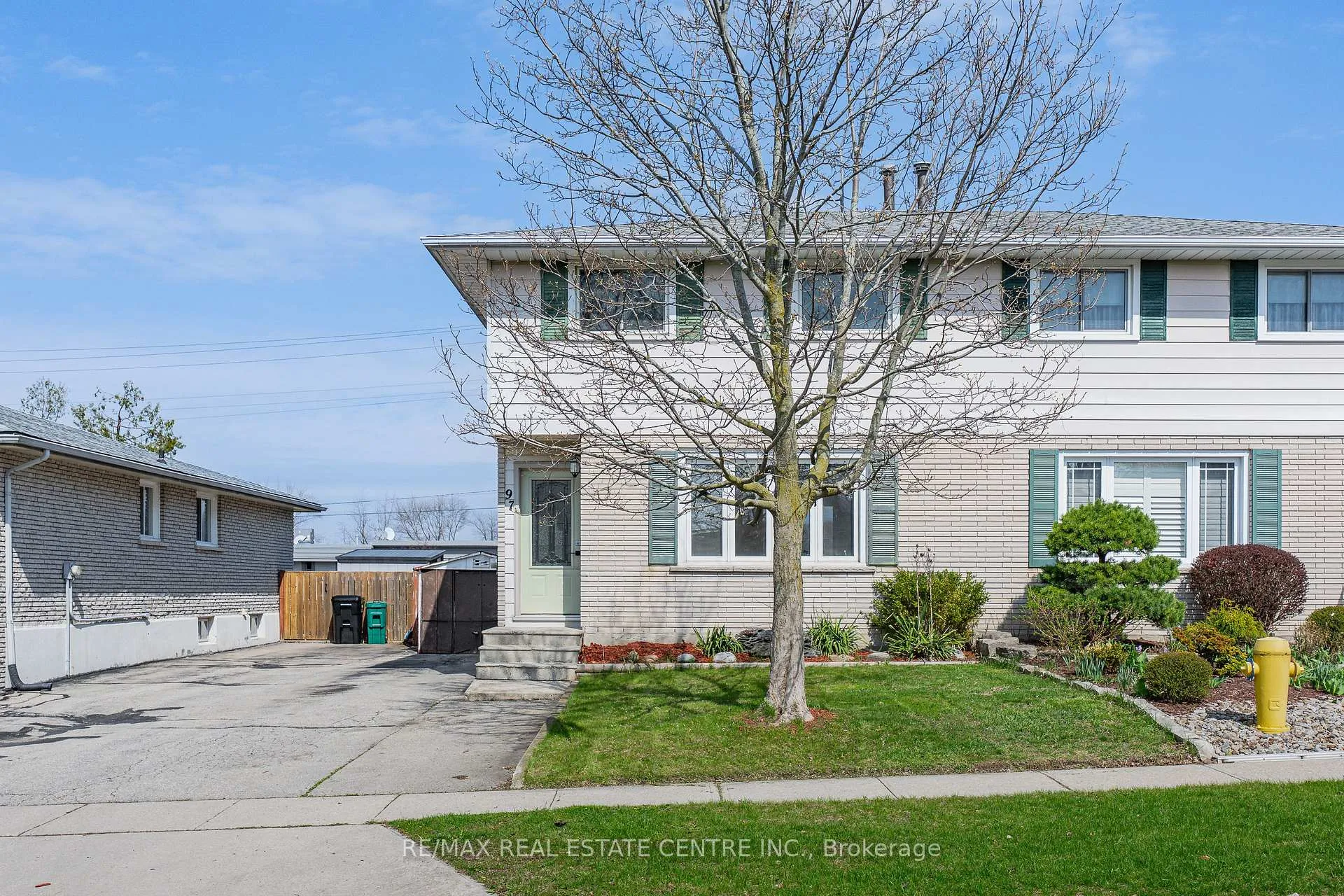 Photo 2 of 97 Moffat Drive, Cambridge — HOMEH