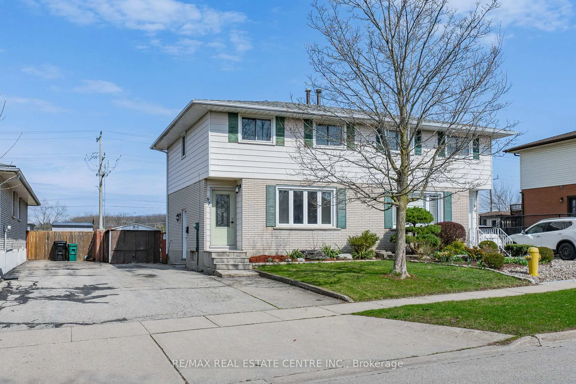 Photo 3 of 97 Moffat Drive, Cambridge — HOMEH
